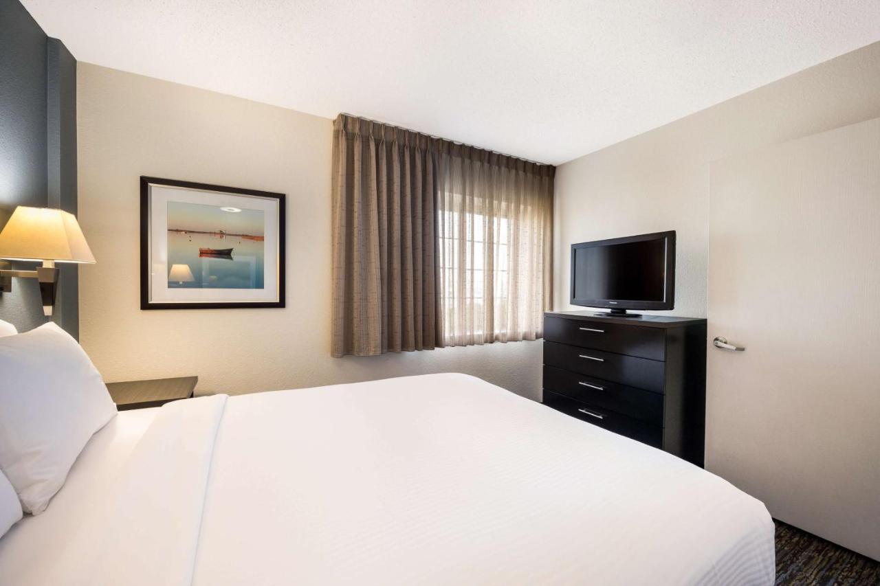 Sonesta Simply Suites Chicago ليبرتفيل المظهر الخارجي الصورة