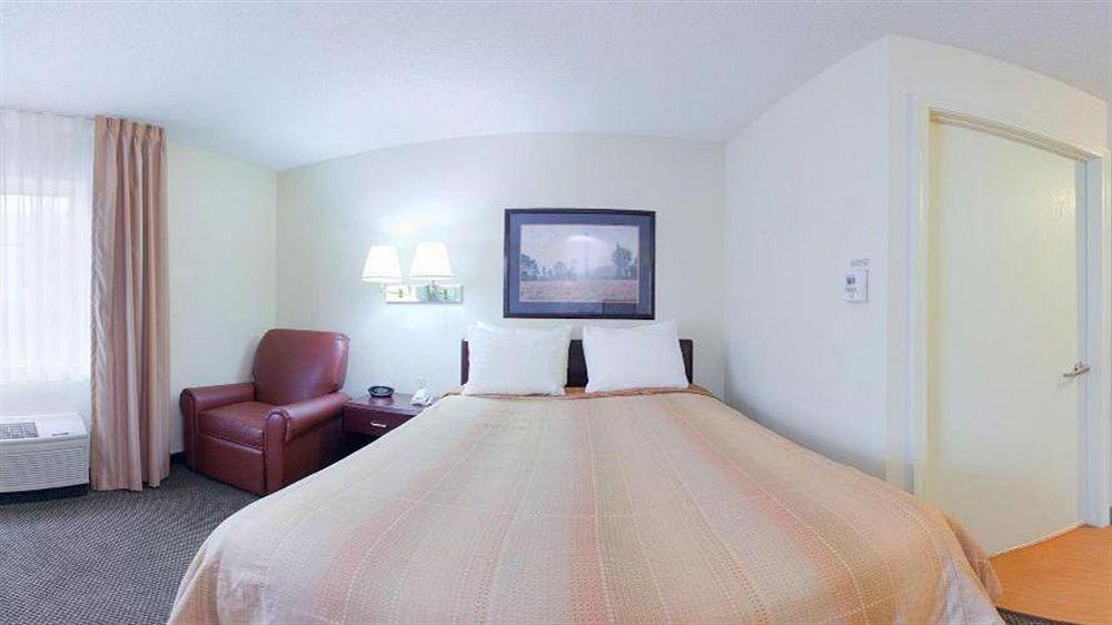 Sonesta Simply Suites Chicago ليبرتفيل المظهر الخارجي الصورة