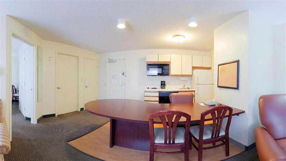 Sonesta Simply Suites Chicago ليبرتفيل المظهر الخارجي الصورة